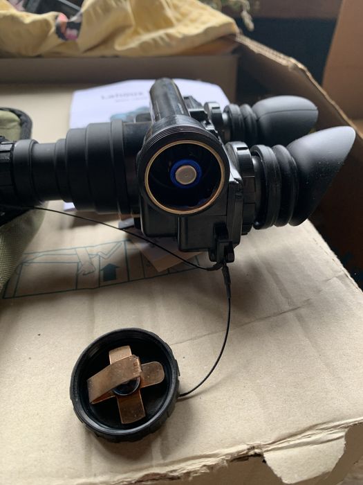 приладів нічного бачення Lahoux LVS-7