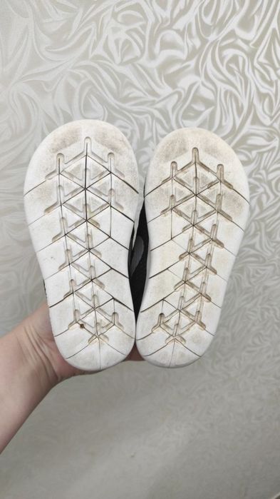 Продам кросівки дитячі