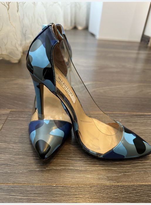 Сині туфлі зі шкіри Valentino 36 розміру