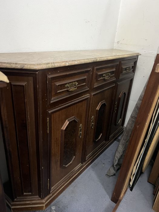 Móvel de Entrada em Mogno e Tampo de Mármore