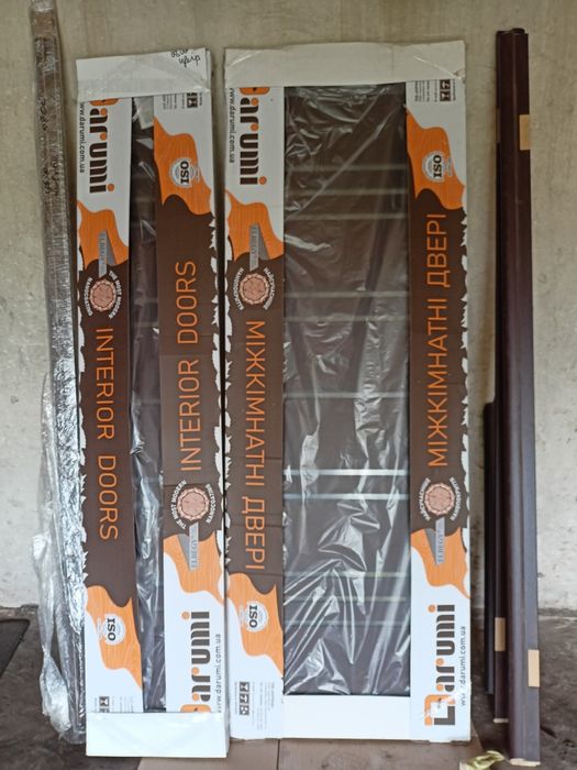 Продаються нові двері