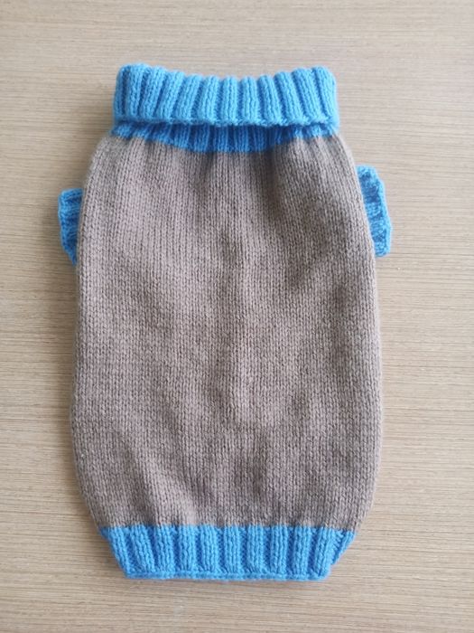 Продам світер на собачку