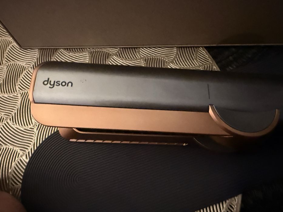 Sprzedam dyson airstrait w 100 % sprawna