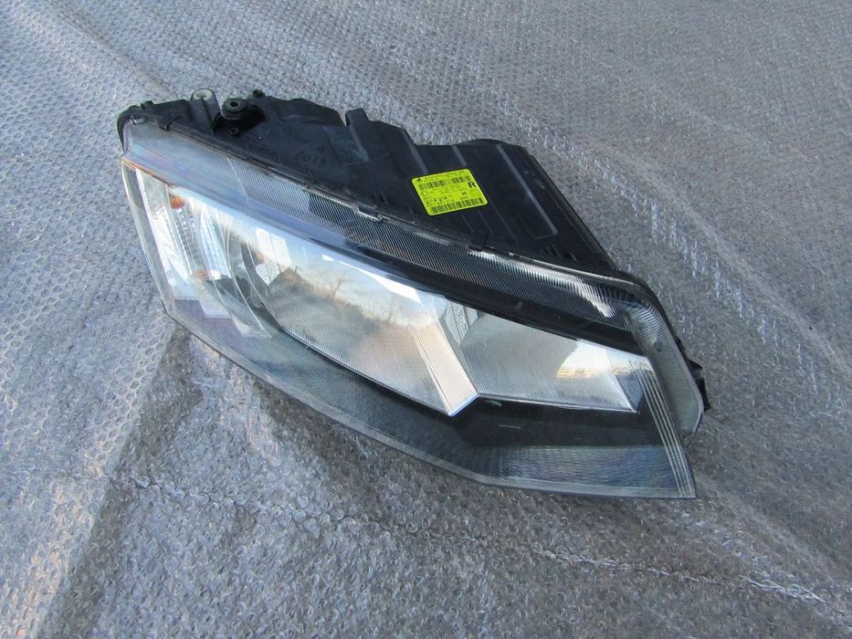 Farol skoda octavia ( ver descrição) lado direito