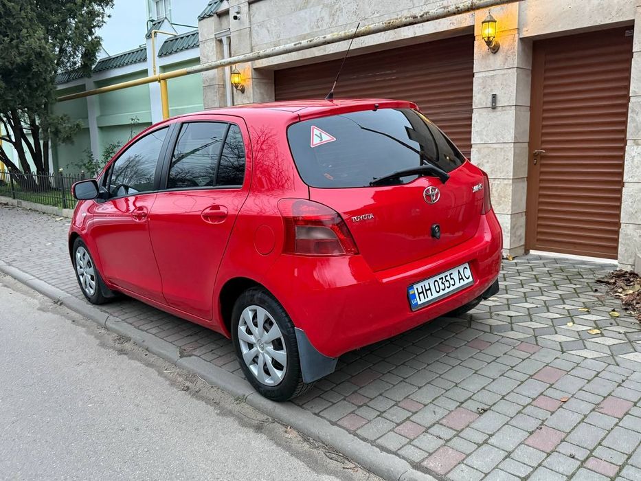 Продам  Toyota Yaris АВТОМАТ Газ-Бензин