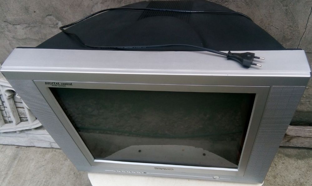 Кольоровий телевізор BRAVIS 21F20X (на запчастини чи під відновлення)