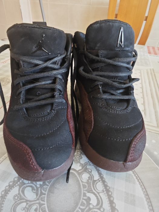 Botas Jordan, pretas e bordeaux