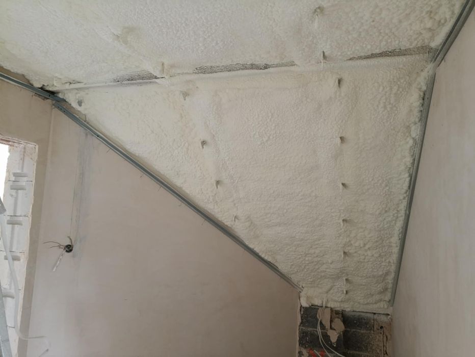 Izolacja Pianą PUR Poddasza Fundamenty Hale