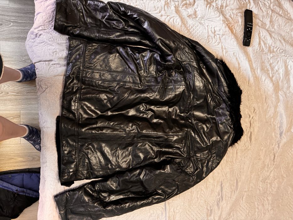 Шкіряна чоловіча куртка