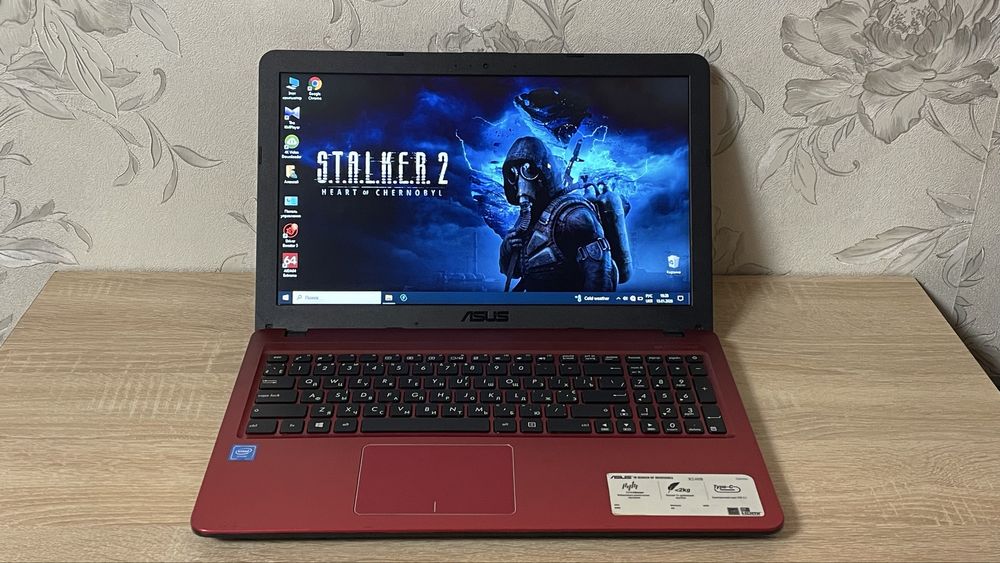 Яскравий ноутбук для яскравих людей! ASUS X540S (Red)