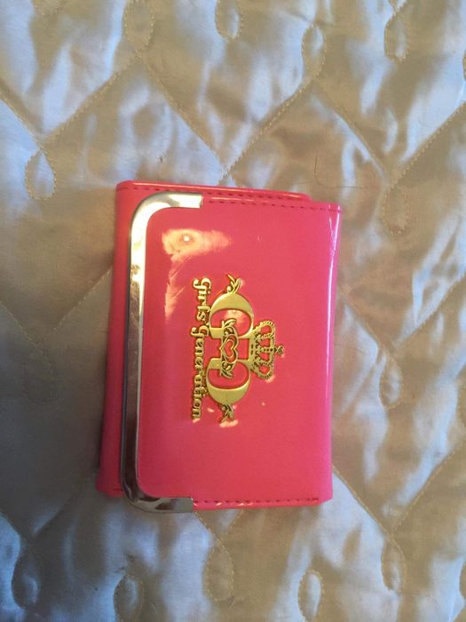 carteira Girls generation e chapeu Caitlyn