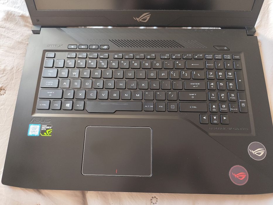 Laptop ASUS Strix 17 GL703GE - stan bardzo dobry, ekran nowy!