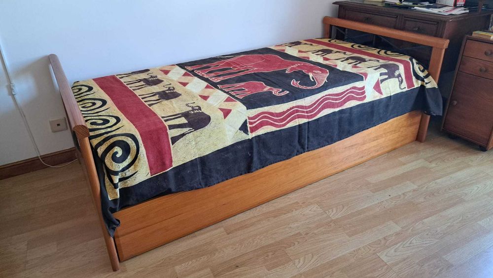 Cama de solteiro dupla
