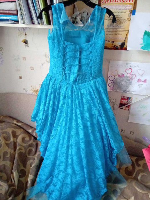 Красивое шикарное стильное платье 7-9 лет