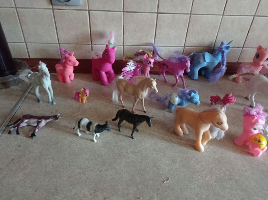 zabawki kolekcje konie i inne