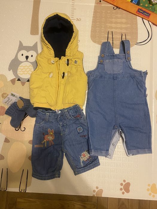 Дитячий одяг (тепла безрукавка, джинси, джинсовий комбінезон і пінетки