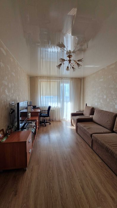 Продам трехкомнатную квартиру на Салтовке, пять минут М.Героев Труда