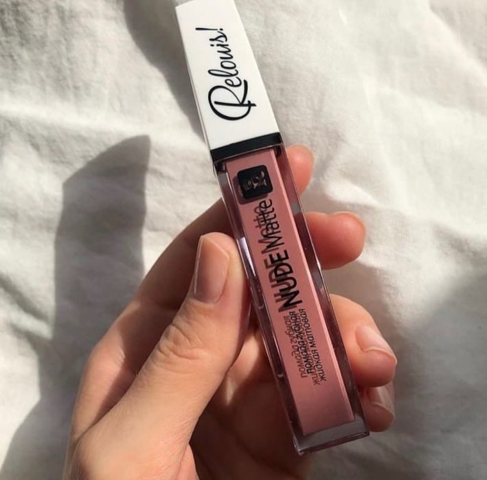 Матова помада NUDE MATTE COMPLIMENTI Relouis. Комплімент