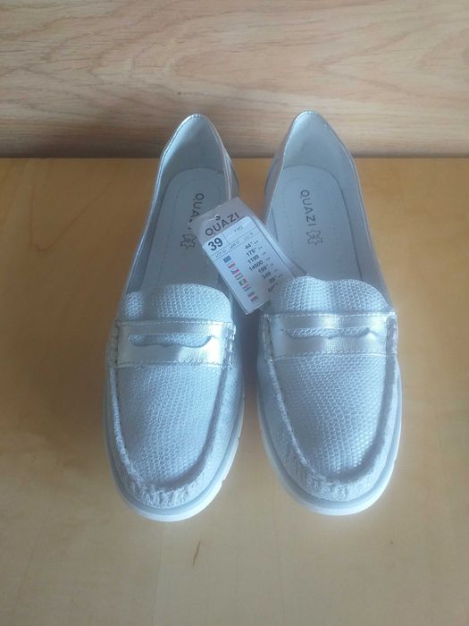 Buty skórzane,mokasyny,półbuty,srebrne QUAZI rozm.39 dł.wkładki 25 cm.