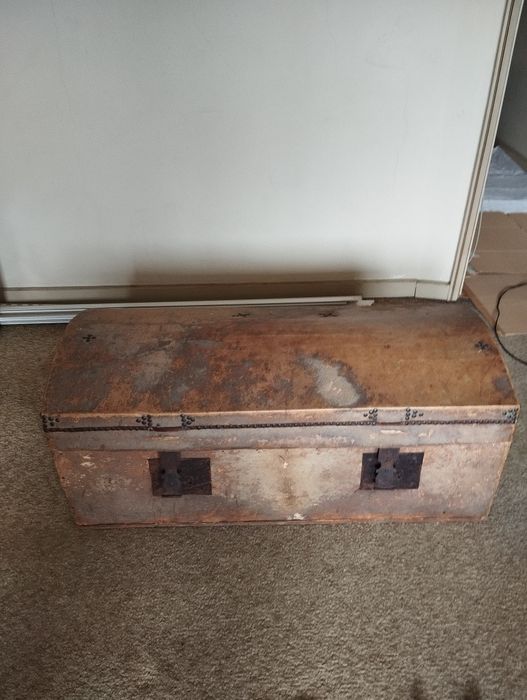 Baú muito antigo