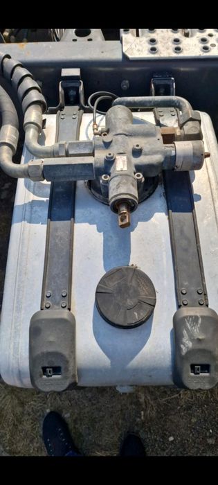 Гидравлика на тягач  Skania заводская .