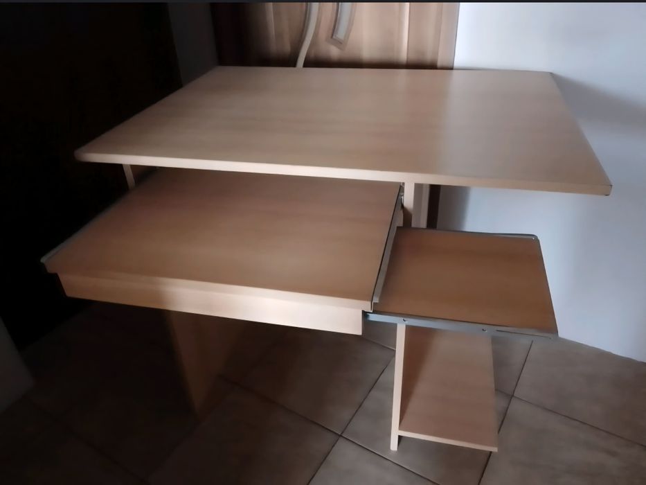 Biurko młodzieżowe