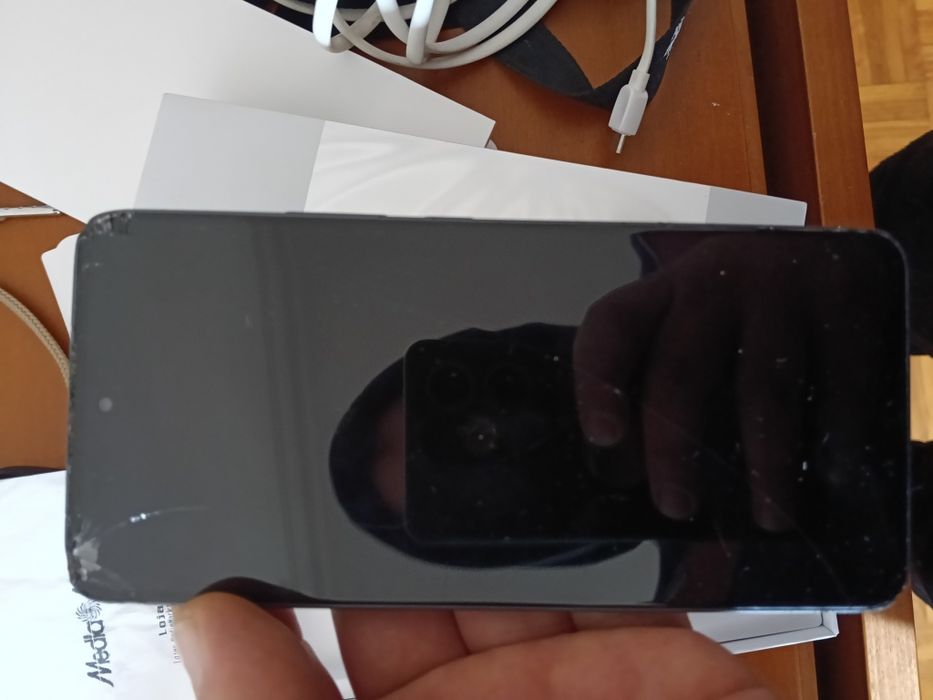 Vendo 2 oppos os 2 com ecrã partido!