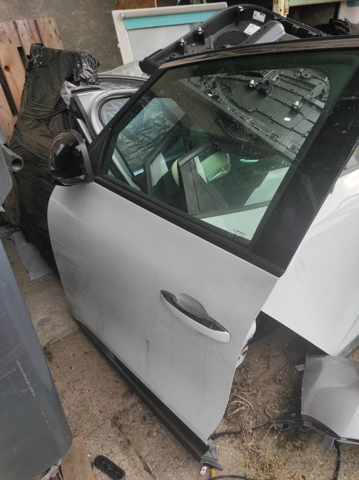 Sprzedam do reanult scenic IV grand klapę tylna biała w kolor  dv369