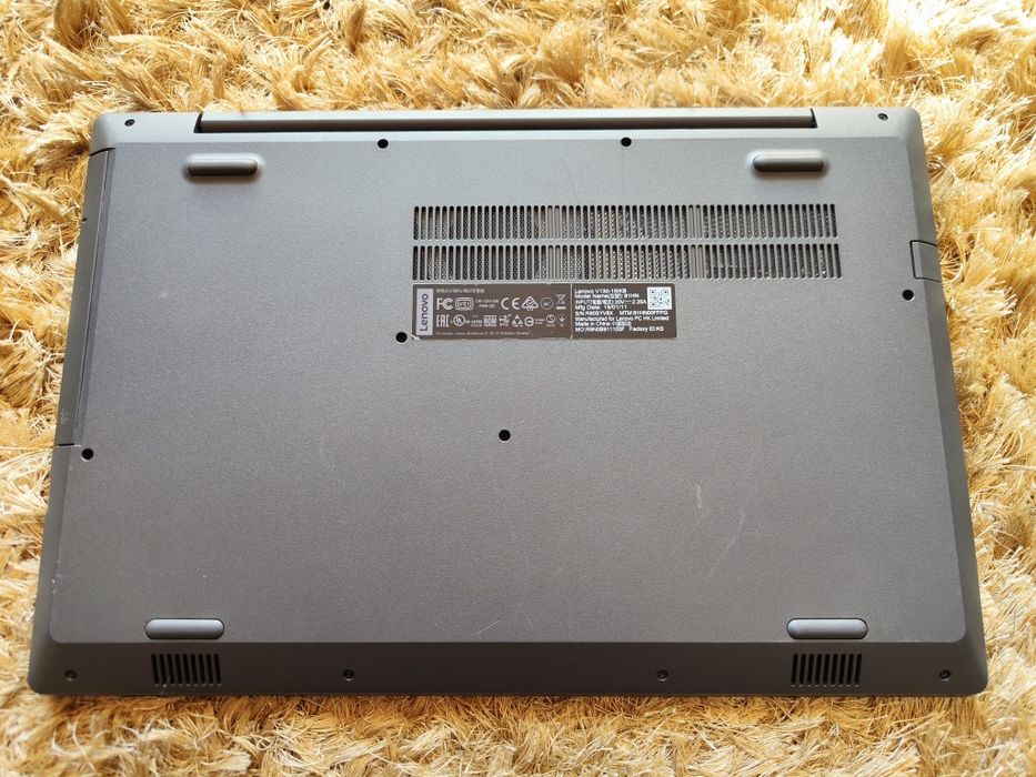 Portátil Lenovo V130-15IKB