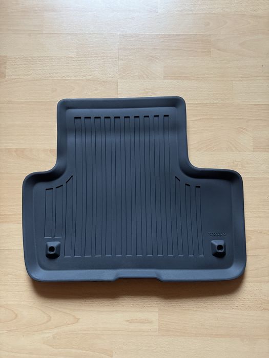 Dywaniki gumowe Volvo XC60 II gen 18-26 komplet org ASO