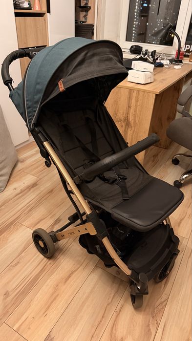 Коляска Прогулянкова MoMi ESTELLE Dark Green