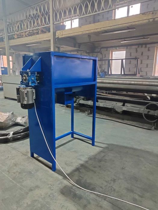 Змішувач кормів шнековий. Горизонтальный кормосмеситель 500 л.