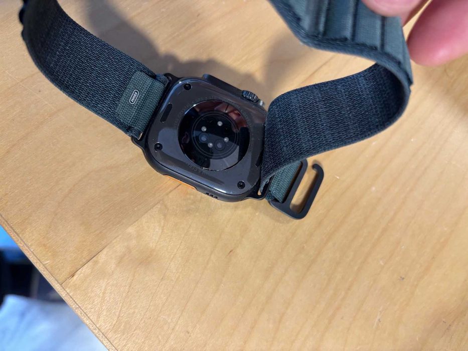 Apple Watch Ultra II GPS + Cellular 49mm Titânio Preto Alpine Loop