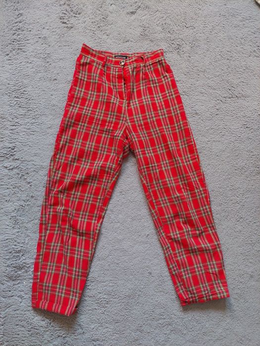 malinowe spodnie w kratę prosta nogawką s/36 pretty little thing