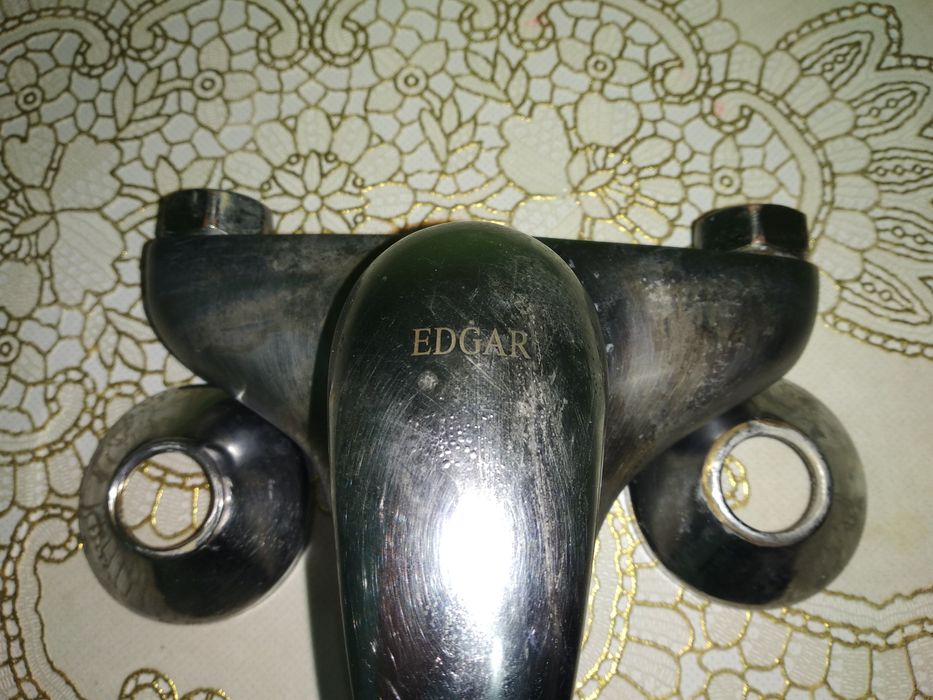 Продам итальянский смеситель для ванной