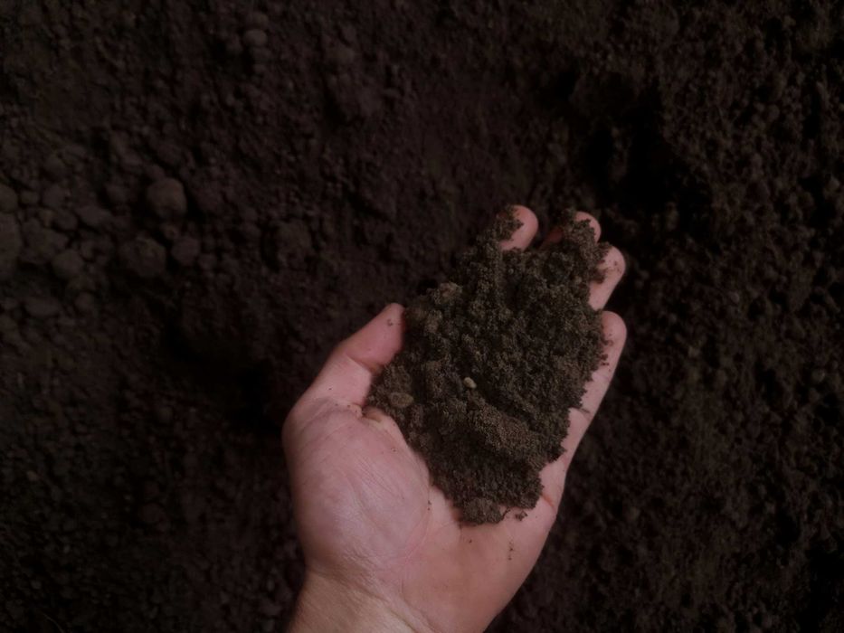 Ziemia Ogrodowa Przesiana Humus Czarnoziem  transport 4t Węgrzce Wlk