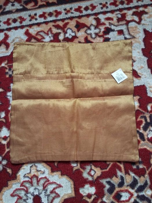 Вышитое бисером покрывало