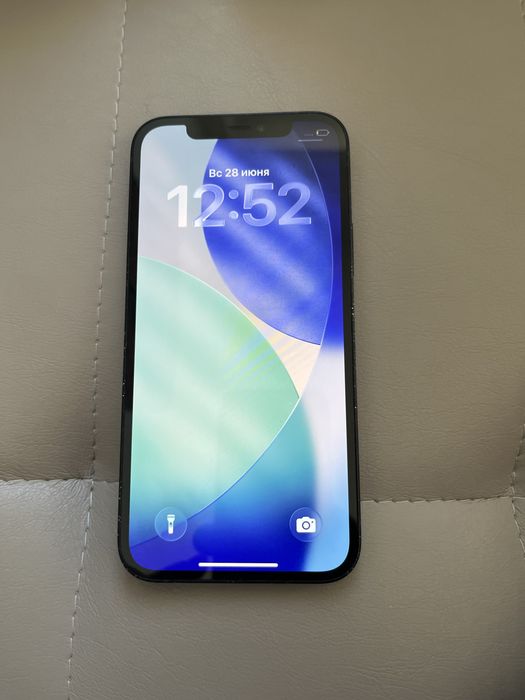 Продам Iphone 12 /64 В хорошем состояние