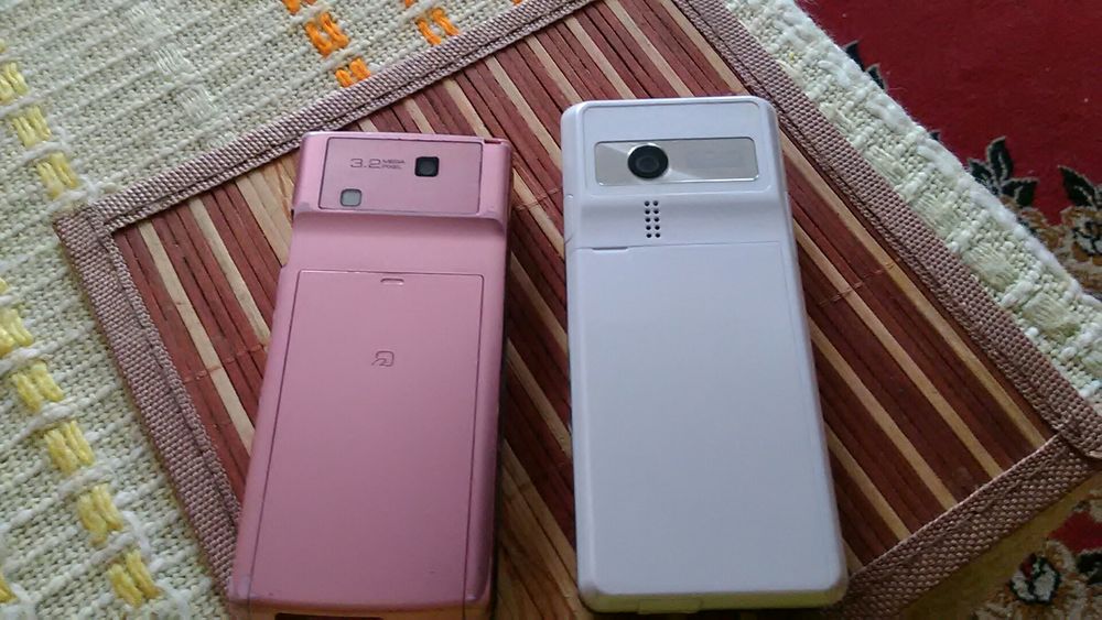 2Telefon Sharp białe kruki  !!!