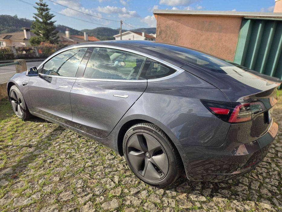 Tesla Model 3 Long Range