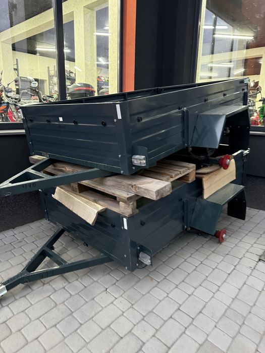 Продаж автомобільного причіпа.