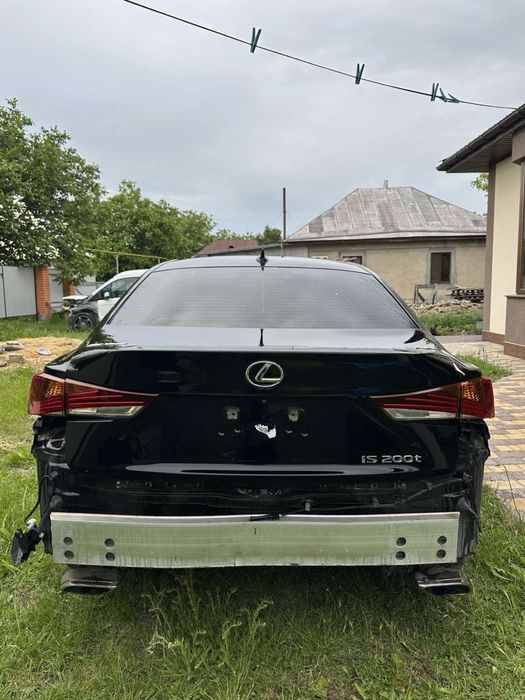 Продам lexus is 200t
