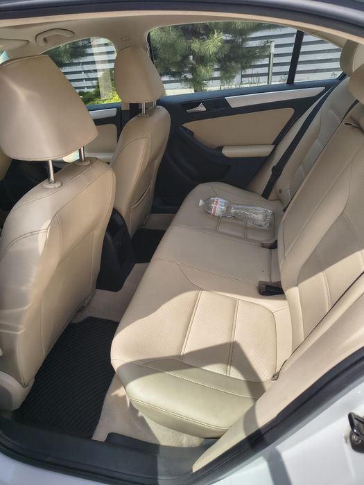 Volkswagen Jetta hybrid  2013
