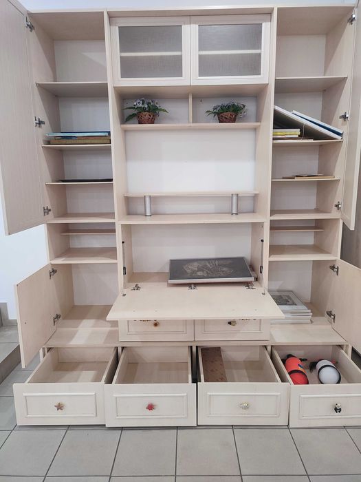 Набір меблів для дитячої кімнати