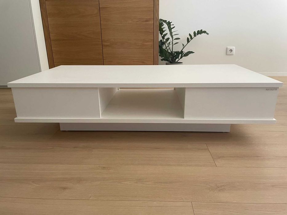Mesa baixa de centro Antarte