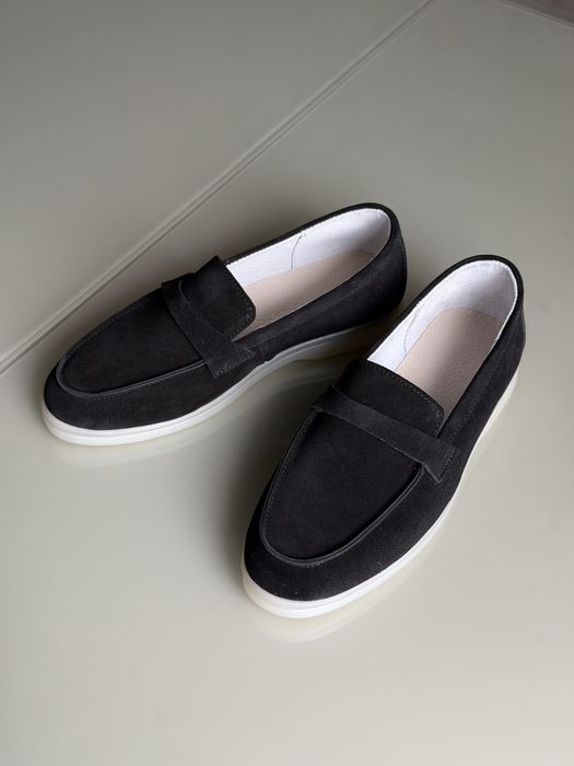 Жіночі чорні замшеві лофери 36-23.5 см