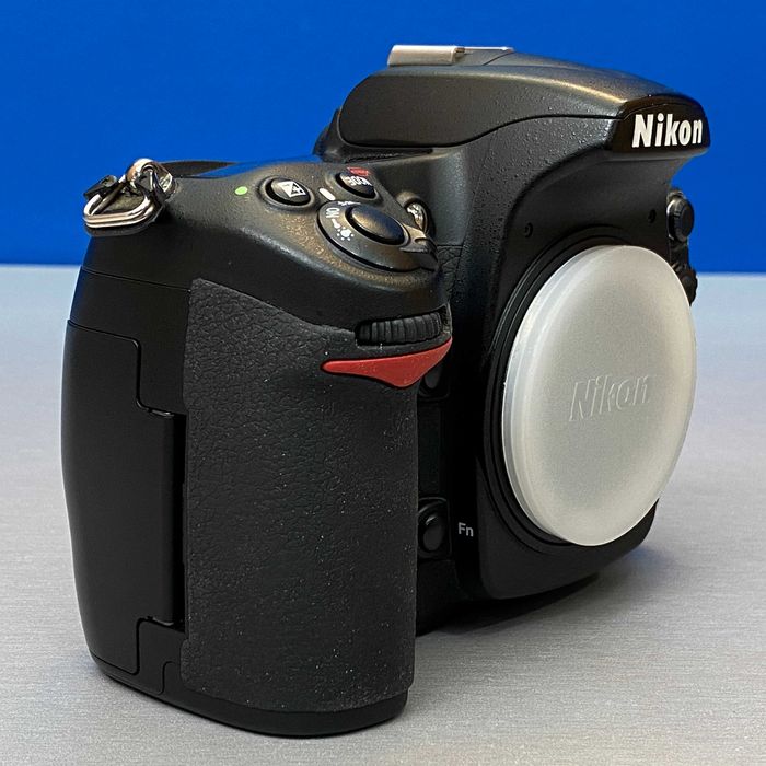 Nikon D300 (Corpo) - 12.3MP