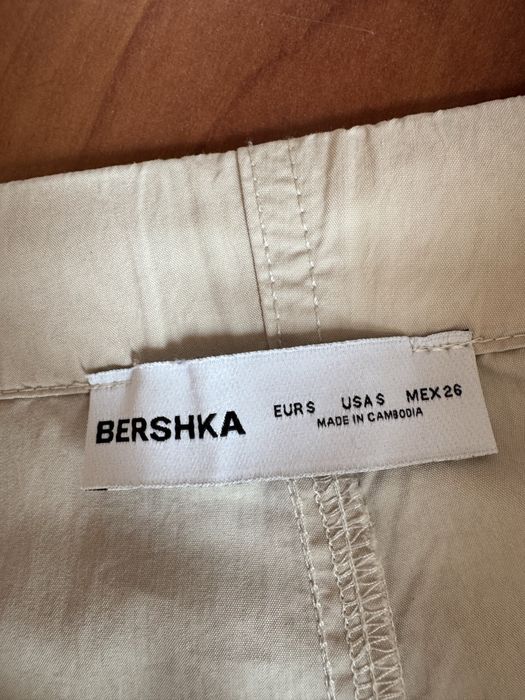 Lekkie spodnie Bershka