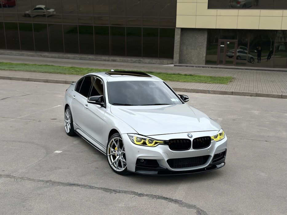 BMW F30 330I 2017p