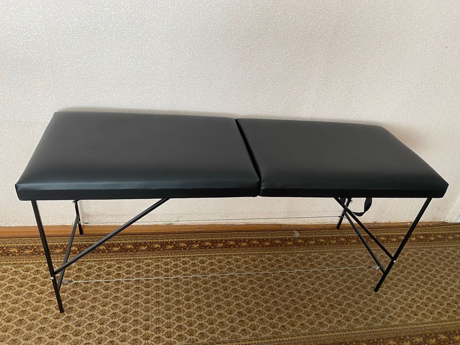 Кушетка, масажний стіл